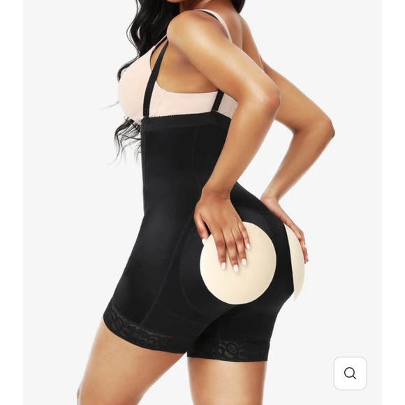 Bare Essentials™ AirSlim® Padded Butt Lifter Hip Enhancer Short - Picture 1 of 12